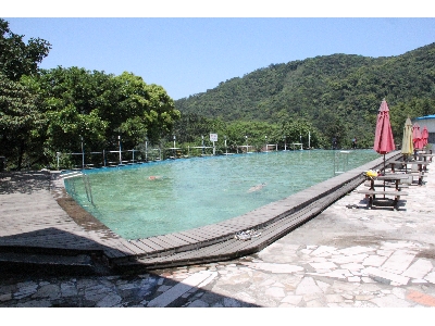 天然山泉水泳池&amp;戲水池