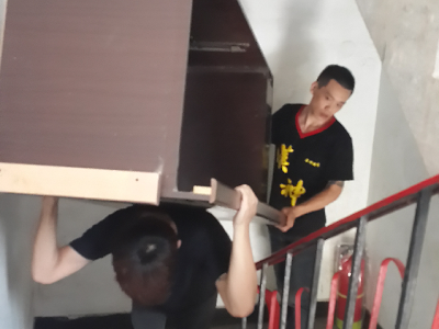 上下樓互相扶助