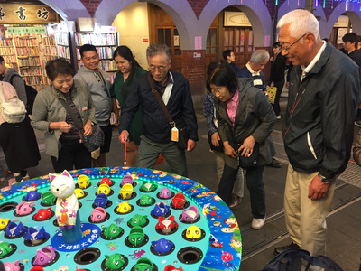 士林夜市釣魚63號攤位相關照片5