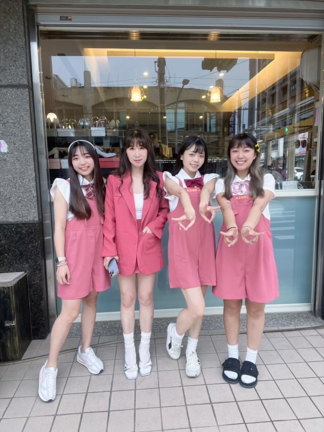 日韓搜查服飾相關照片1