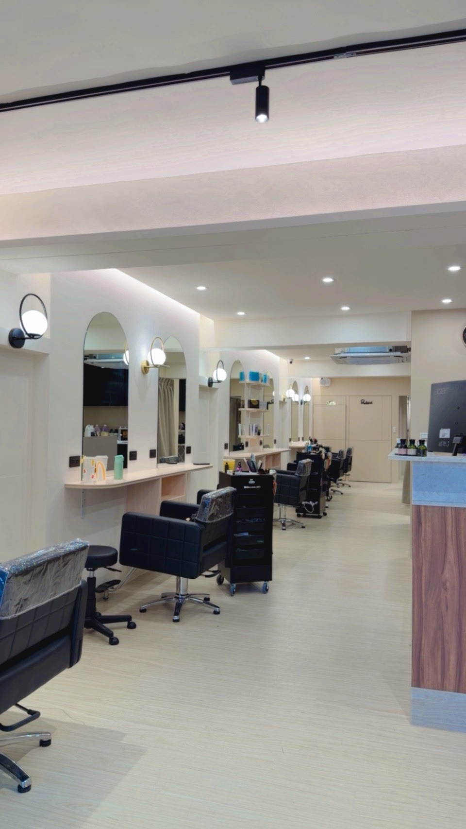 莉亞美髮沙龍工作室相關照片5