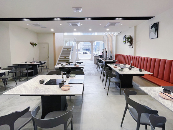 栢麗餐旅有限公司(牛苑溫體牛肉火鍋/金禾日式料理專賣/馬克特優冷飲店/ONE-R章魚燒專賣-台南店/弁堂屋日式便當專賣)相關照片2
