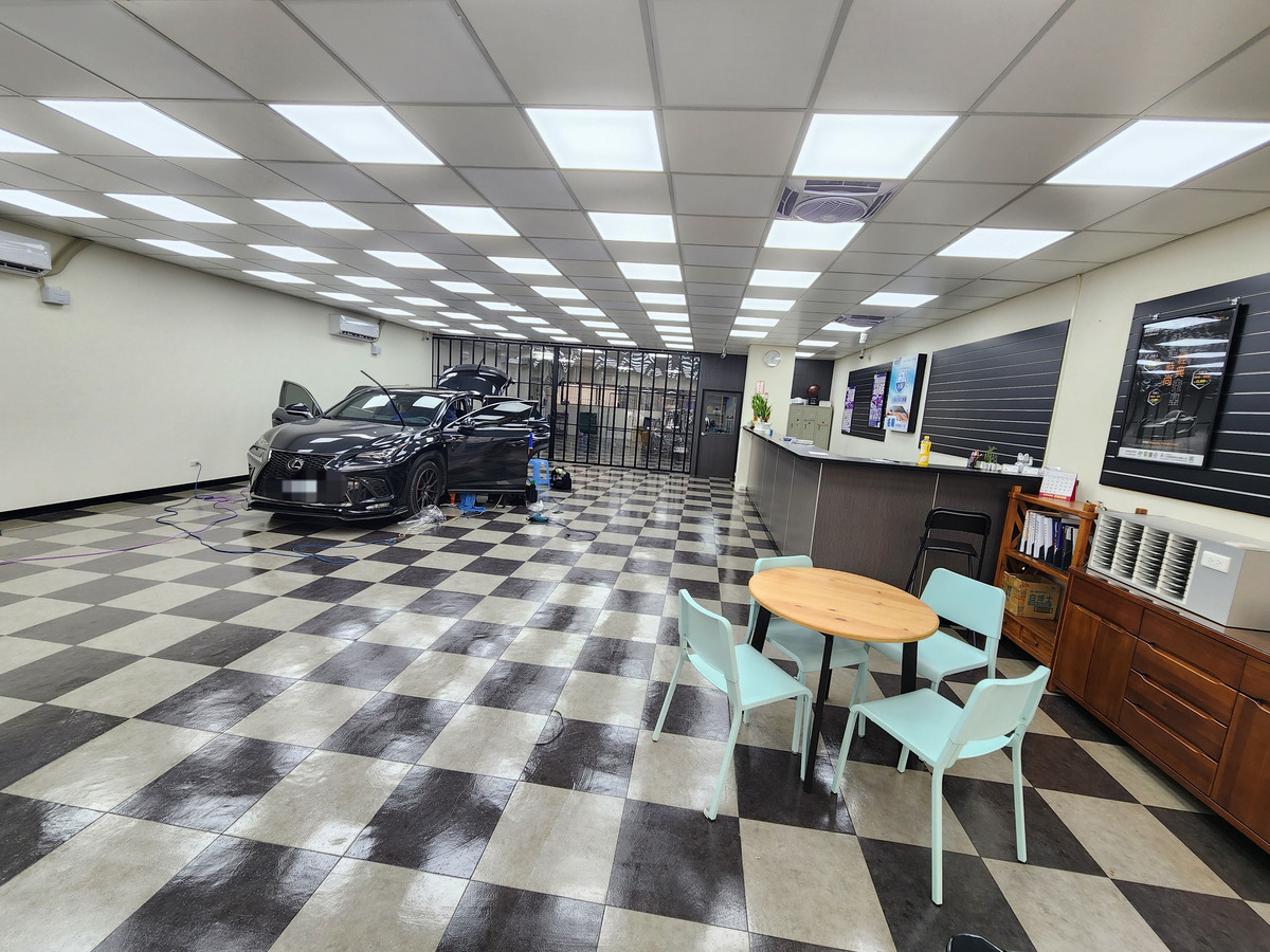 名暘隔熱紙專業施工中心(名暘汽車精品行)相關照片3