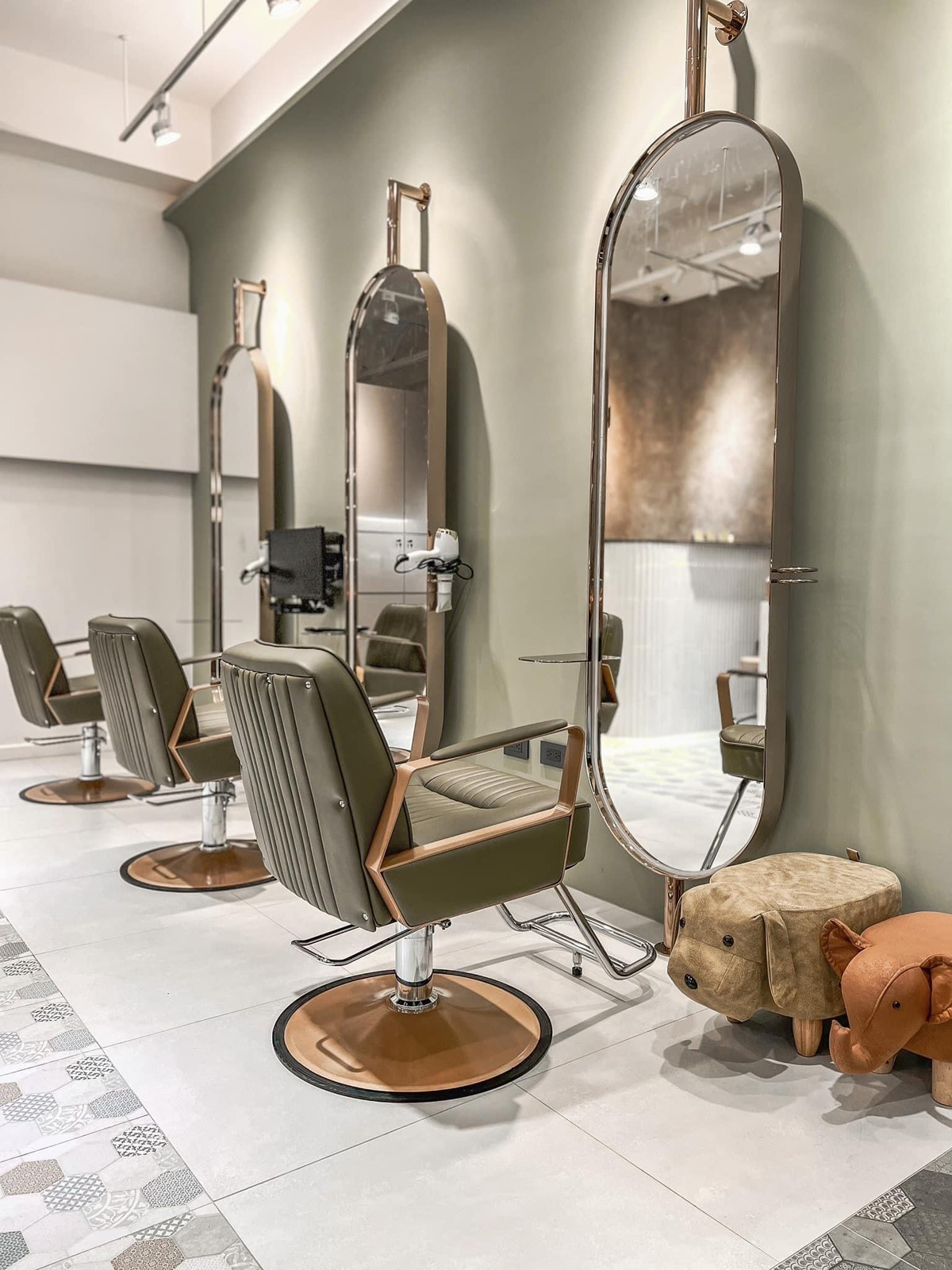 HALO SALON_新時代髮型工作室相關照片1