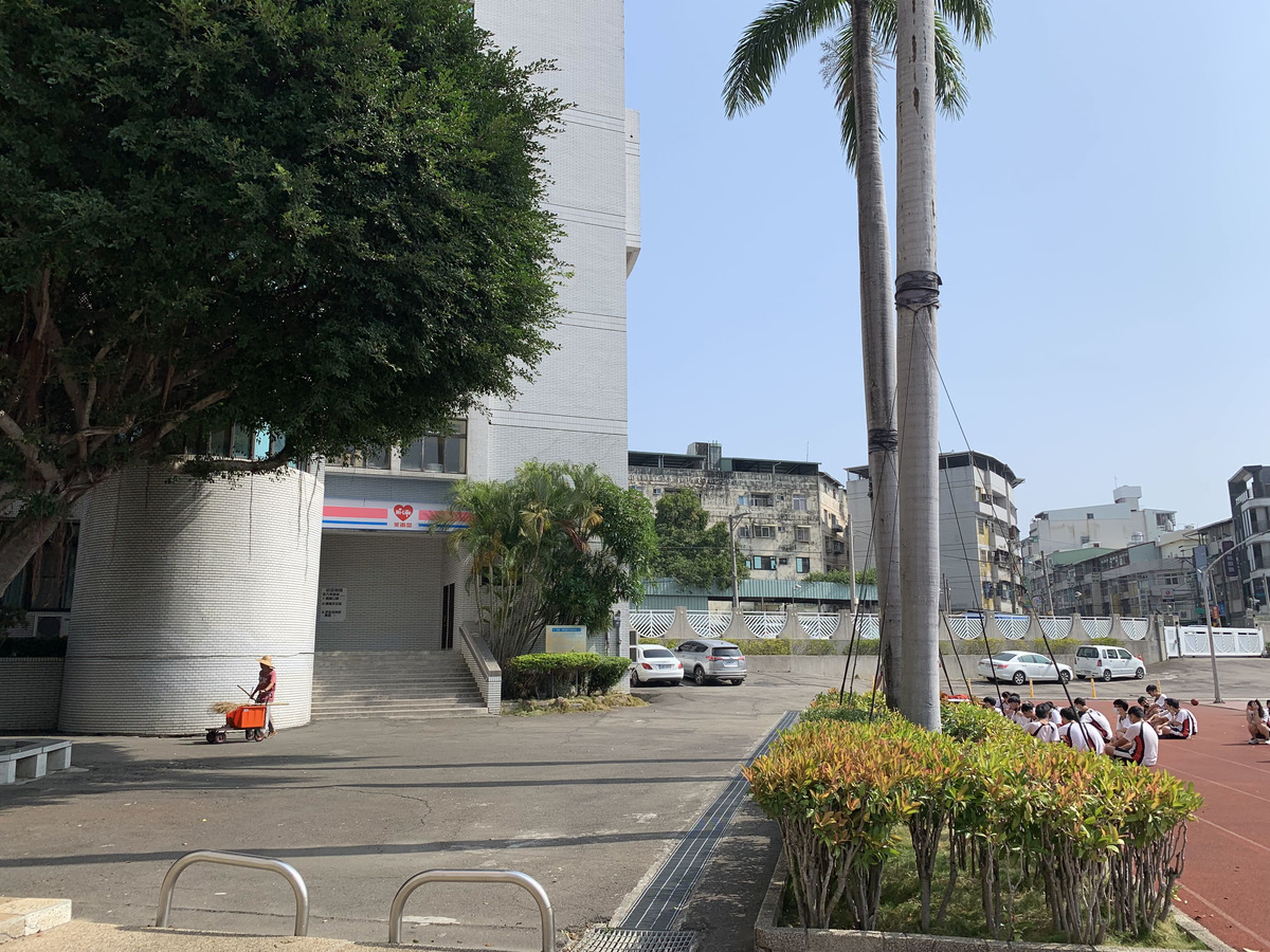 萊爾富便利商店(立人商行/大里立人店)相關照片1