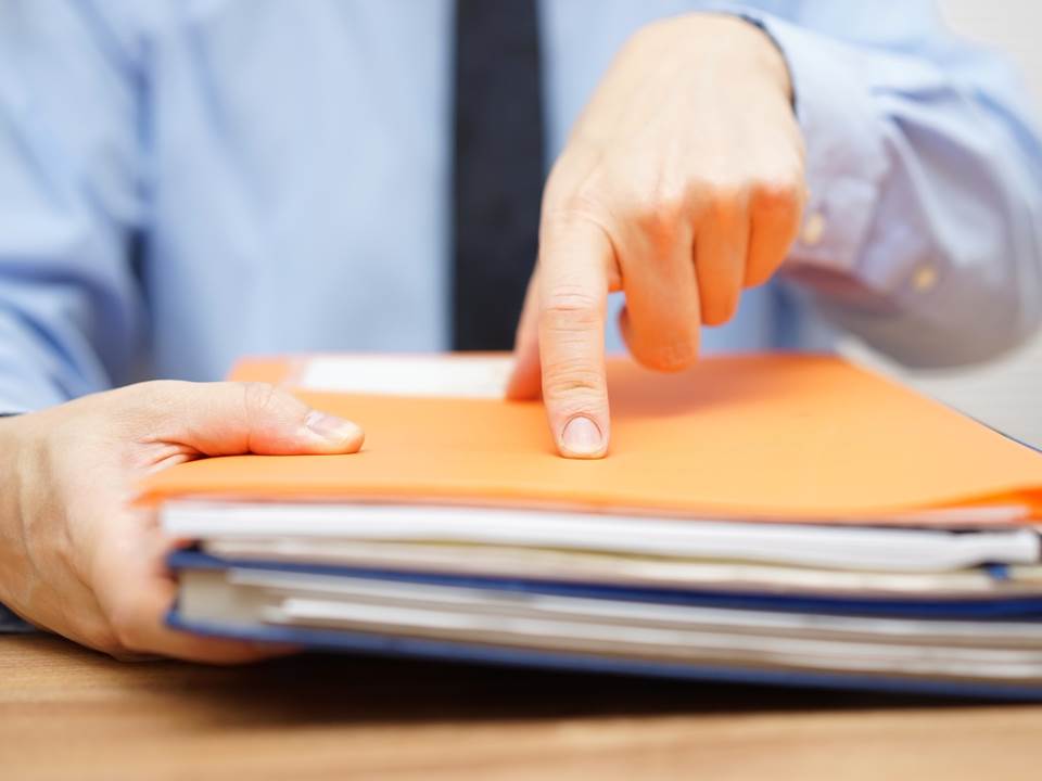 主管說「報告隨便做做就好」？職場老鳥揭暗黑內幕：別當真