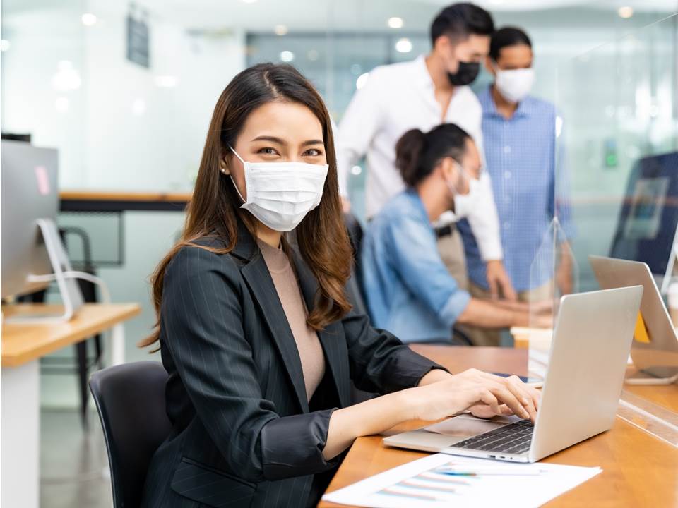 搶不到防疫保單沒關係！工作遭隔離還有1.4萬元可申請