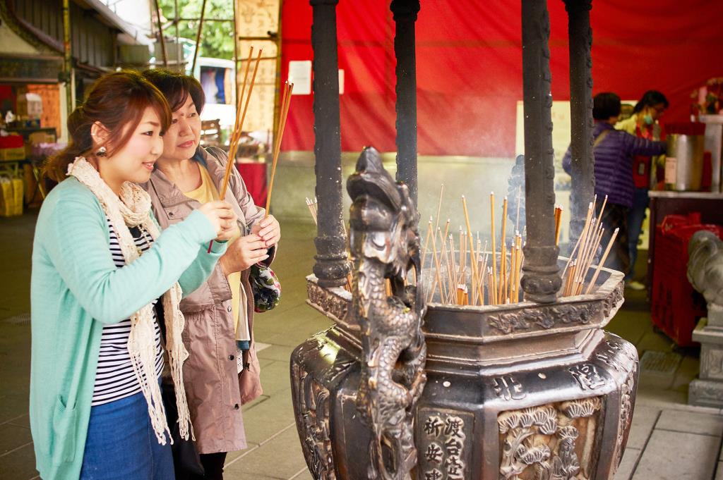 過年財神爺怎麼拜？拜財神水果原來要避免「這個」！這5件事沒做對，難怪錢都進不來