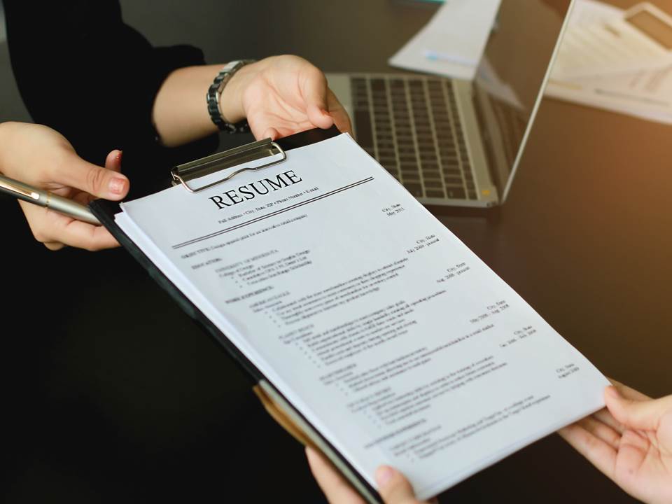 狂丟上百封履歷沒回應？誤踩3地雷，投再多也等不到面試通知
