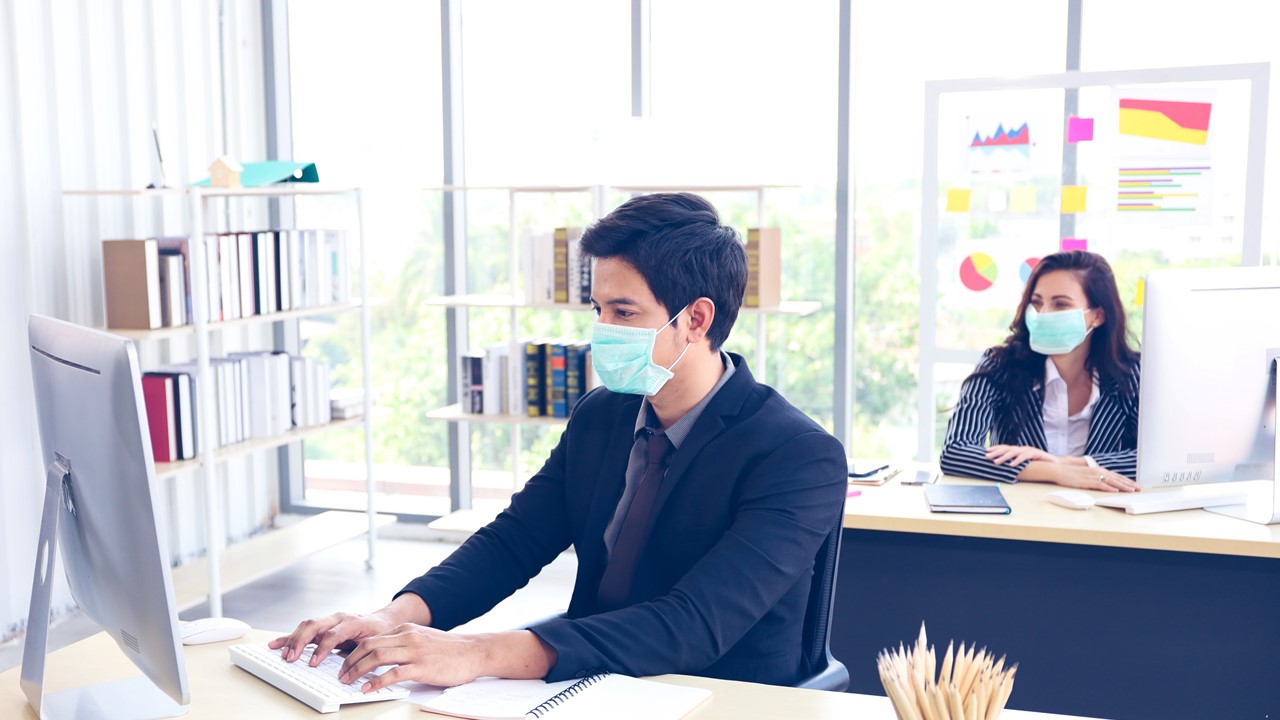 新冠肺炎症狀有哪些？防疫懶人包拉開你與病毒的距離