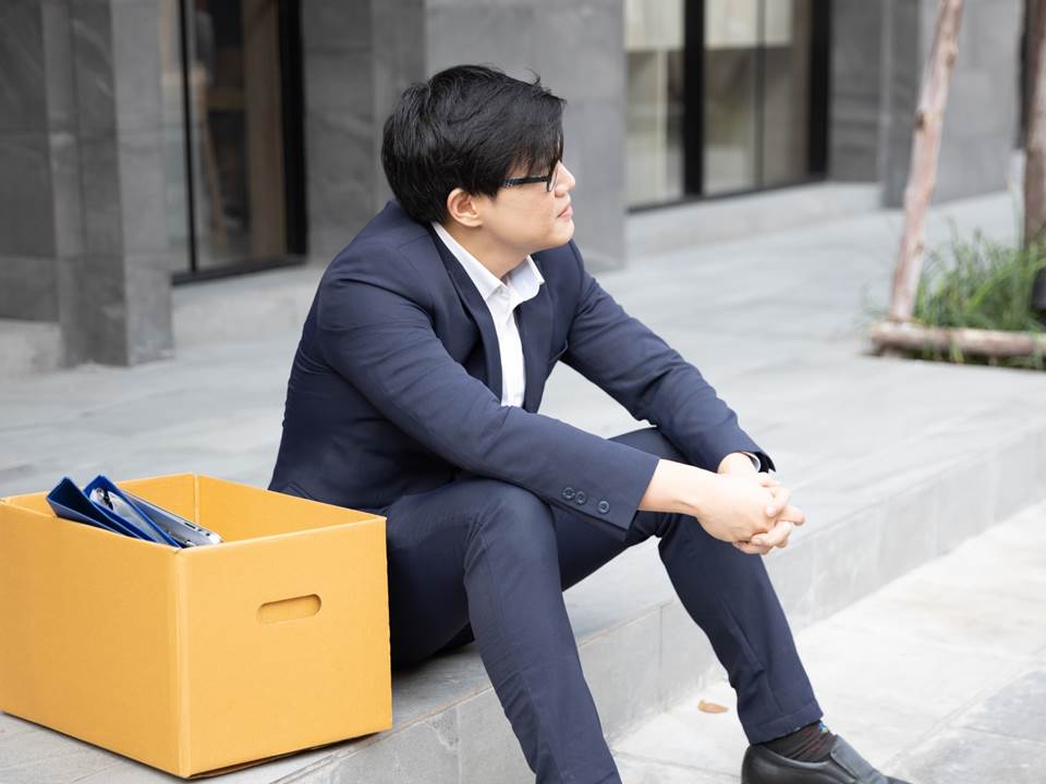 失業勞工別擔心沒錢繳學費！子女就學補助每人最高2.4萬元