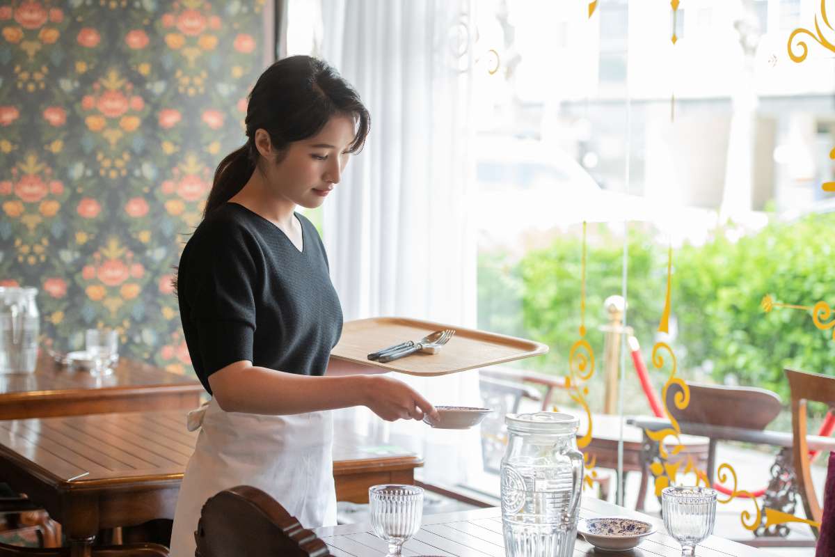 服務業禁休假日、連續假期違法嗎?3個問答為你揭曉這行業的潛規則