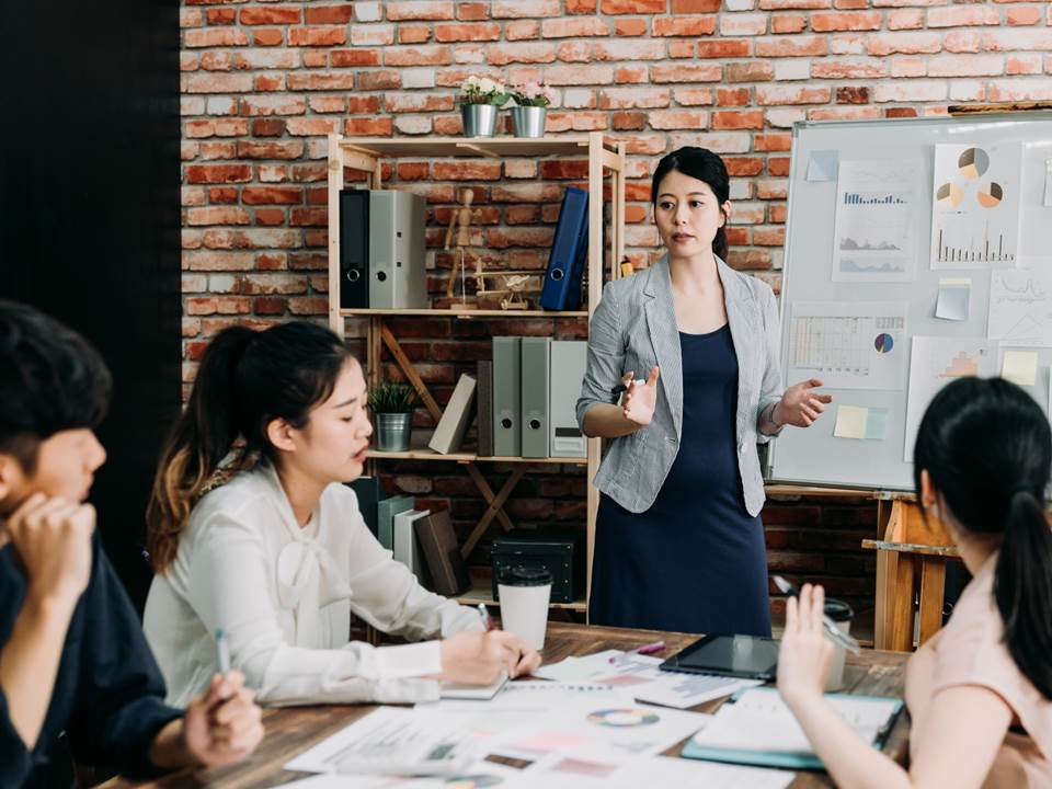 老闆叫你做事最怕聽到「這個字」！周品均親揭正確應對方式