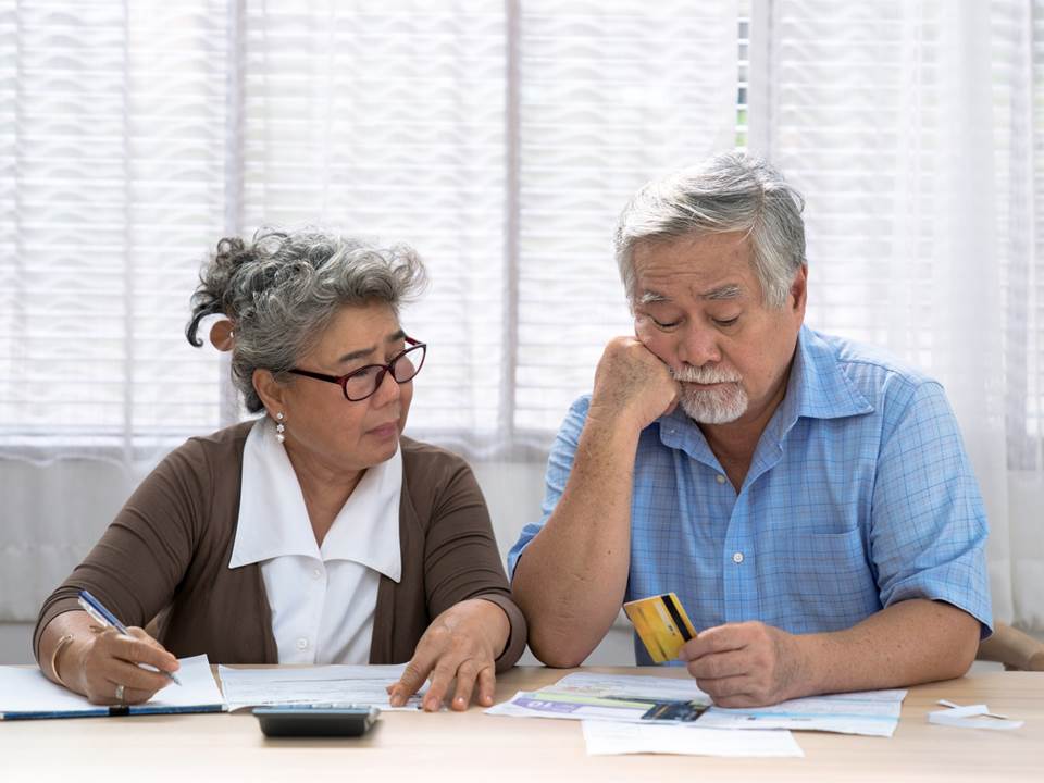 就怕錢花完了還有漫長退休人生？搶先布局6件事，幫你擺脫老窮危機