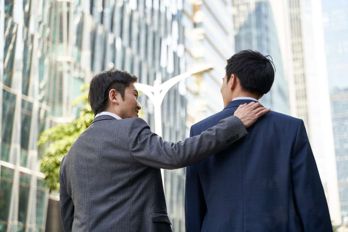 工作出包隱瞞就沒人知道?3原因告訴你回報主管的重要性