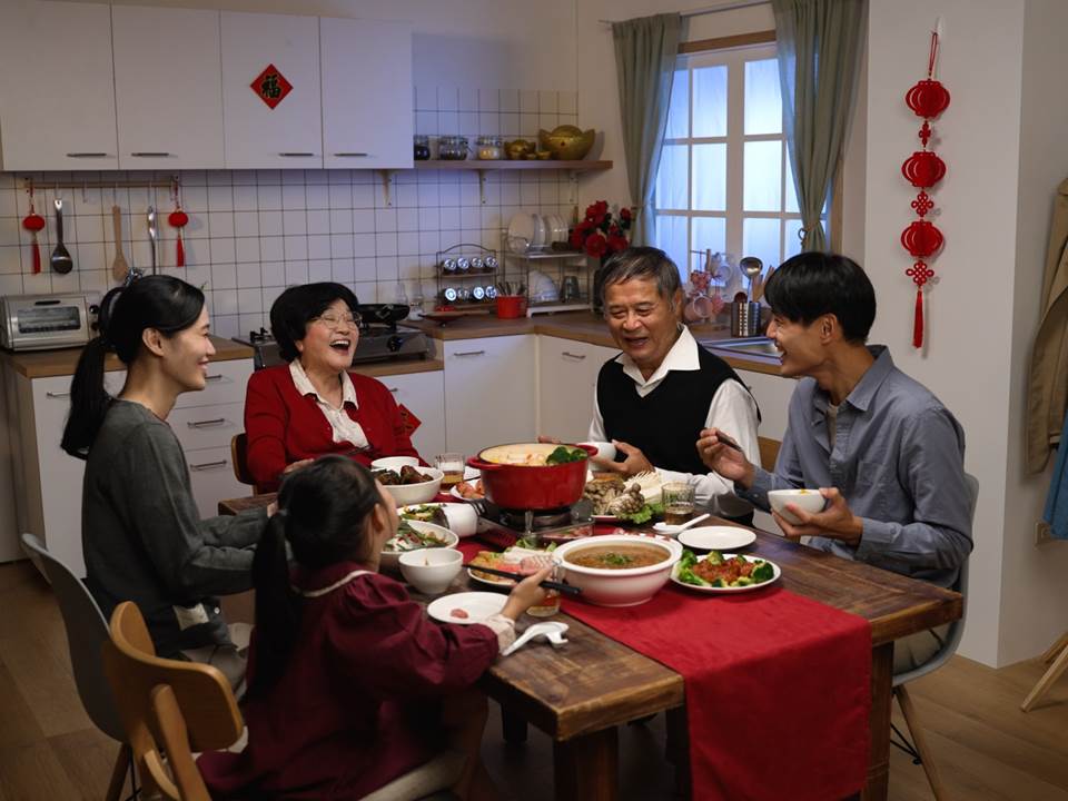 過年防疫不返鄉，怎麼跟家裡交代？專家教成功溝通心法