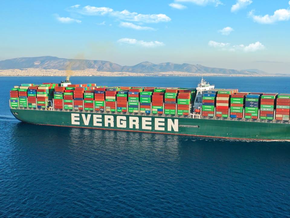 好想進長榮海運領40個月年終？起薪4.6萬，這些職缺還不限科系