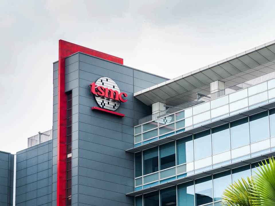 台積電年薪上看200萬，拿到offer該去嗎？曾在職10年學長給出5大建議