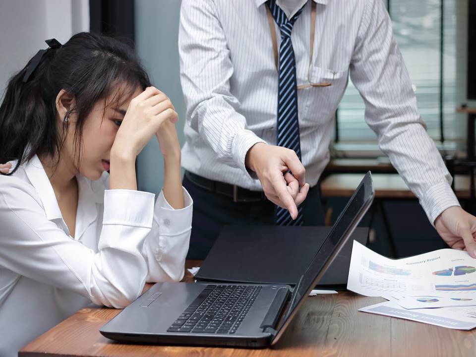 為何無能主管都不會被換掉？不是他後台太硬而是這2大原因