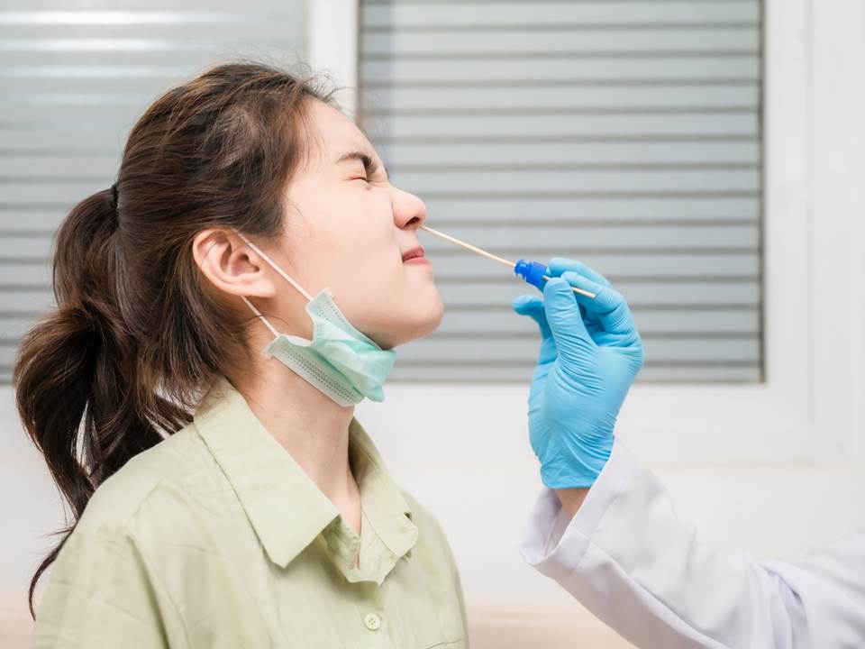 老闆要求自費快篩如同變相減薪？快篩費用誰出、公費試劑哪裡領一次解答