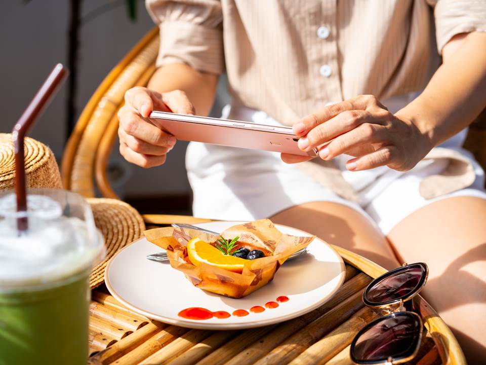 你還在用「拍照打卡送小菜」當誘因嗎？想讓客人主動曬IG，快改用這3個秘訣