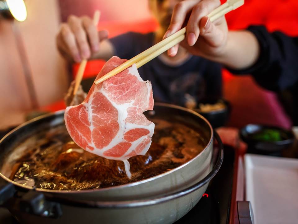 麻辣鍋怎麼吃才算老饕？員工親揭：獨門醬料比例讓你吃完就愛上