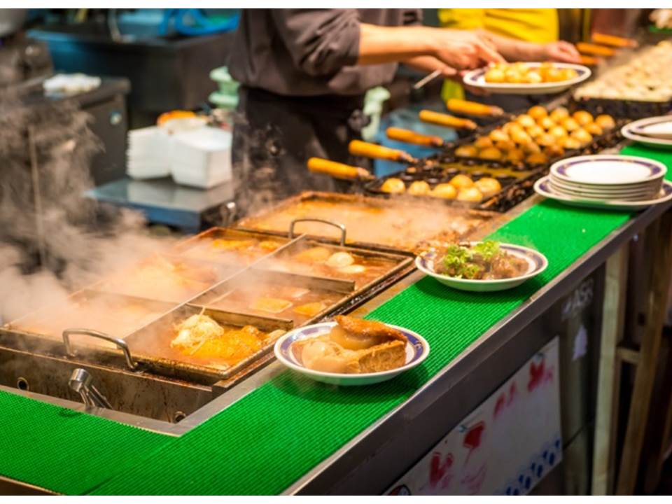 顧客盛湯順手撈關東煮，被收費竟留負評！客人吃霸王餐不付錢，店家怎麼自保和應對？