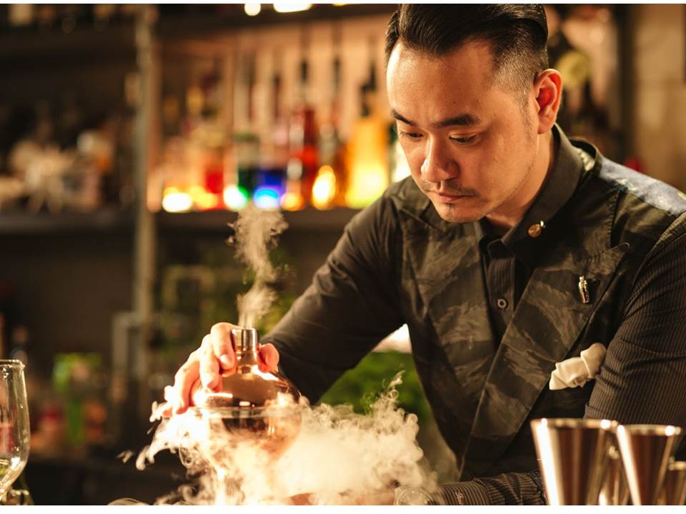台灣調酒是世界頂尖的，很多國外旅客特別搭飛機來台北跑 Bar