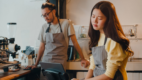 70%新人辭職理由為「店長什麼都沒教！」不想新人到職3天就閃辭，掌握6點帶人原則