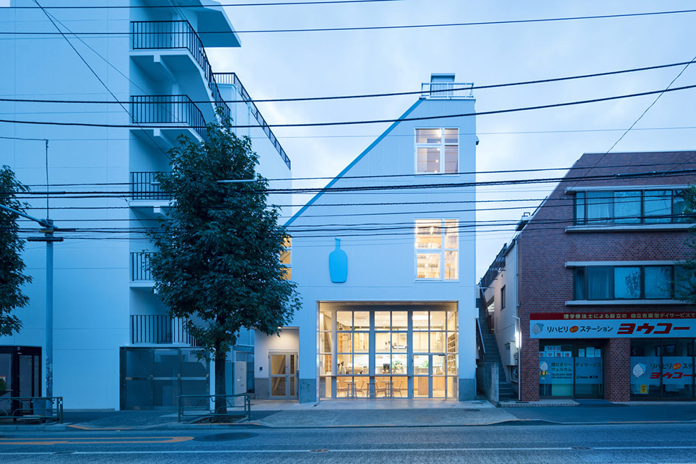 Blue Bottle Coffee 東京中目黑店。