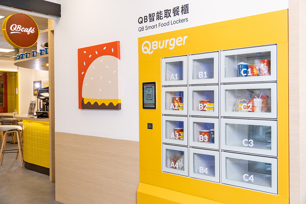 消費者線上完成點餐與付款，之後便能在具保溫功能的智能取餐櫃中取餐。