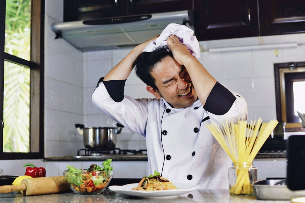 「料理是帶給人們幸福的！」廚師做好菜，但身體卻不幸福怎麼辦？腰痠背痛、廚師手、胃痛、吸油煙可以這樣解