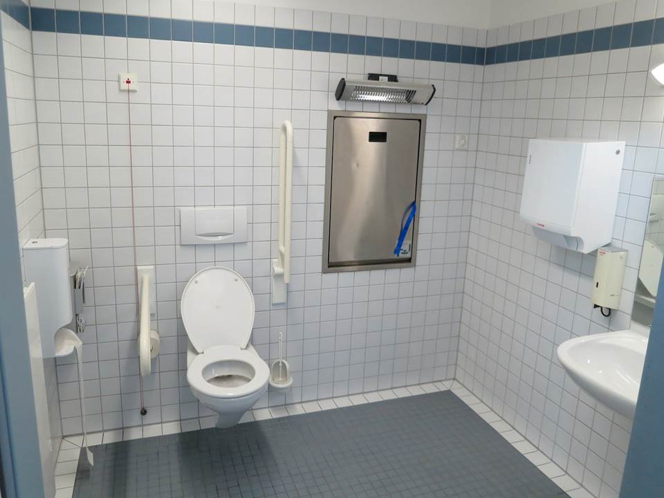 上班偷滑手機小確幸不保？馬桶公司出狠招壓縮如廁時間