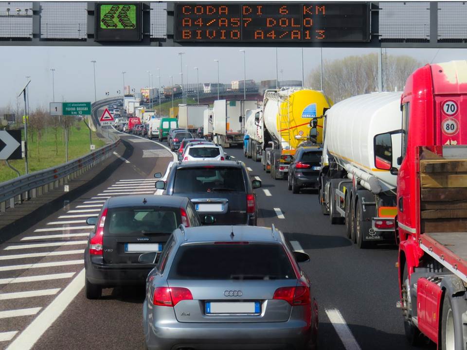 「小年夜就放假」成春節慣例？但上班族這天卻要頭疼了