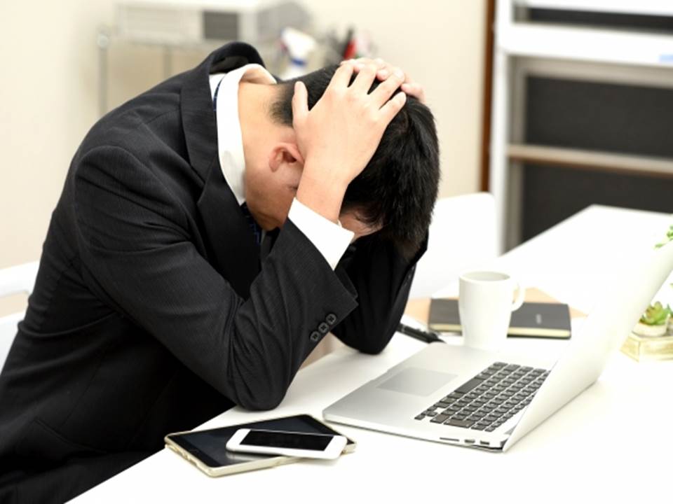 職場上受委屈只能忍氣吞聲?中年主管揭辛酸生存之道 職場上受委屈只能忍氣吞聲?中年主管揭辛酸生存之道