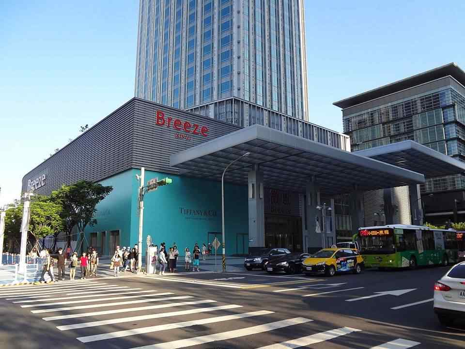 【新冠肺炎專區】疫情風暴來襲？微風開百貨業第一槍，驚傳裁員逾百人