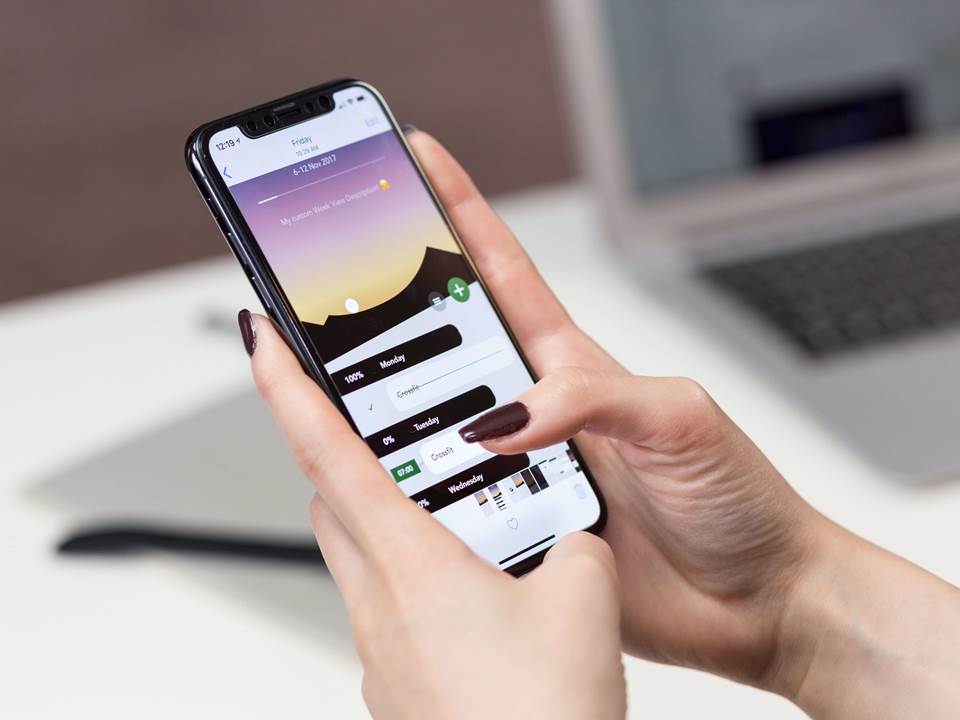 新冠病毒能在手機活9天！你的iPhone怎消毒才不傷螢幕？