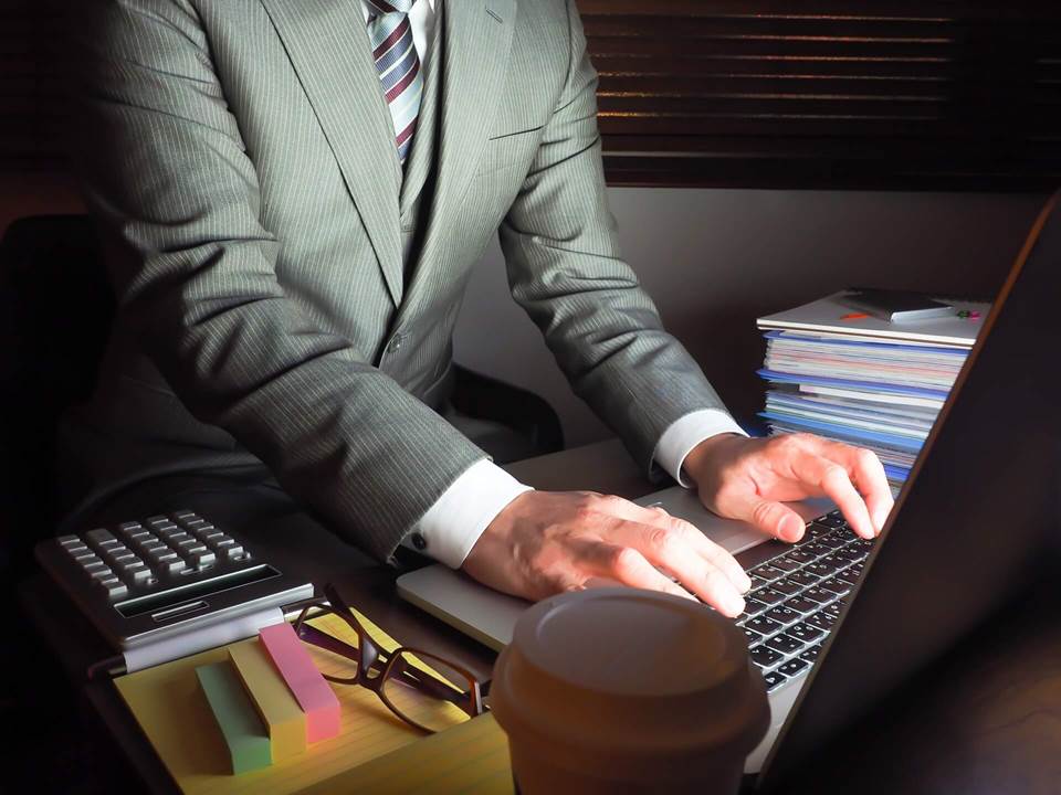 上班打卡制、下班責任制？2大QA破解慣老闆責任制魔咒