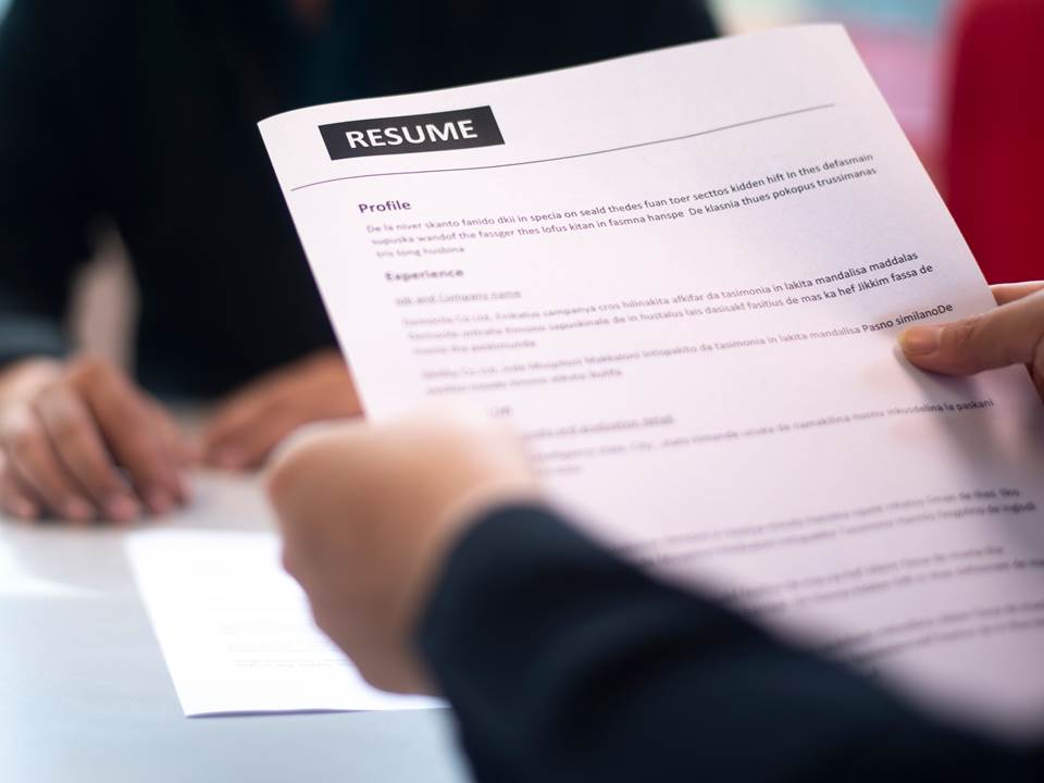 人資只花6秒決定履歷去留？內行人曝錄取關鍵是這些內容有沒有寫