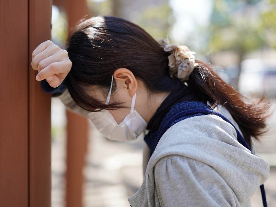 抱病上班才是負責？身心俱疲的你為何不敢請假原因曝光