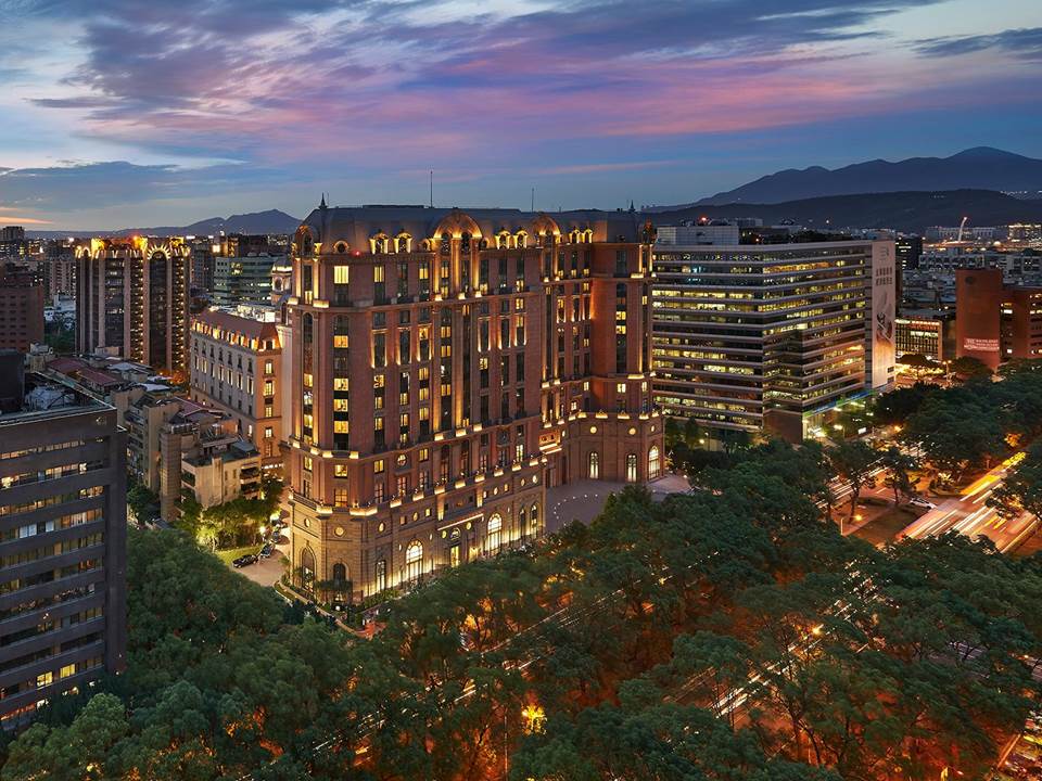 文華東方一口氣裁員212人！集體被大量解僱怎麼辦？