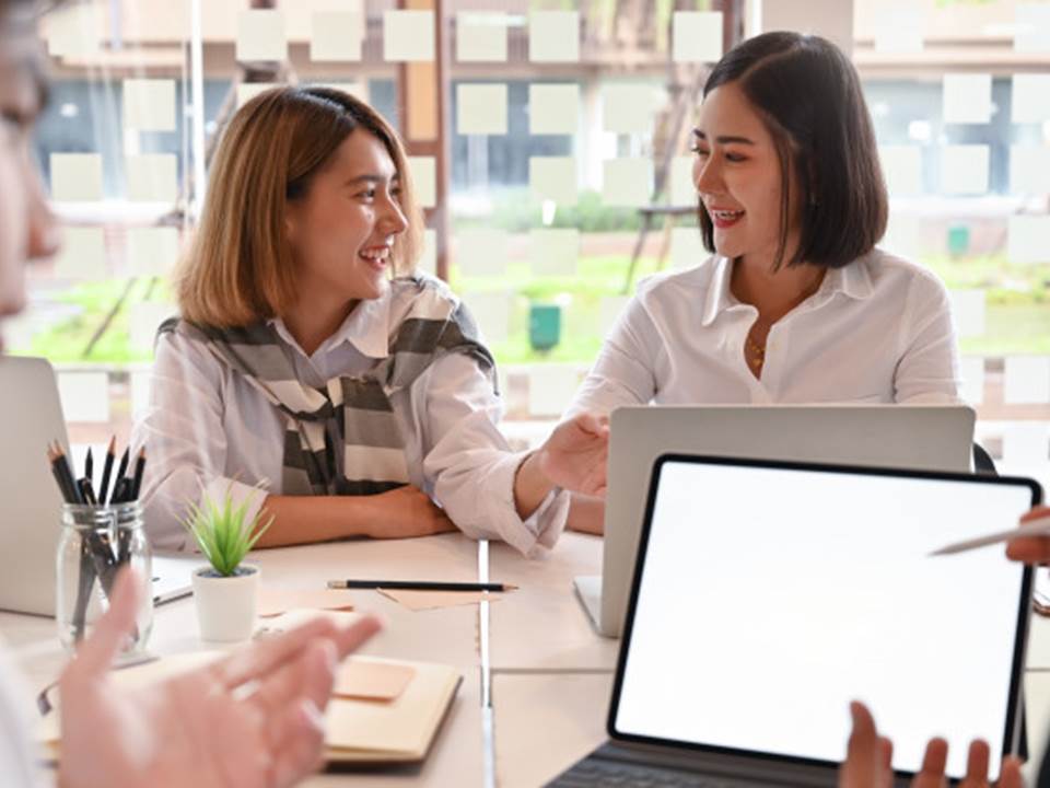 別再誤踩溝通地雷！職場上2種失禮的說話方式快改過來