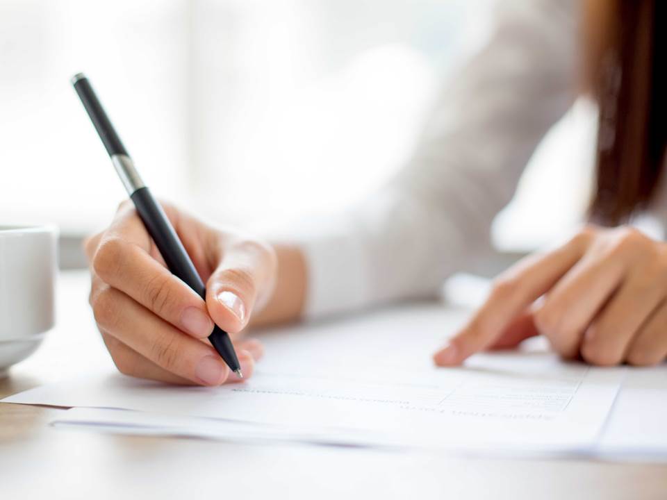 又敗在自傳？資深上班族必看 4 招自傳範例，錄取電話接不完！