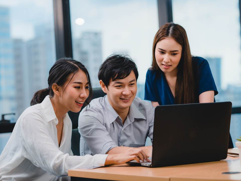 抱怨職場沒有真友誼？想和同事當朋友先留意這3件事