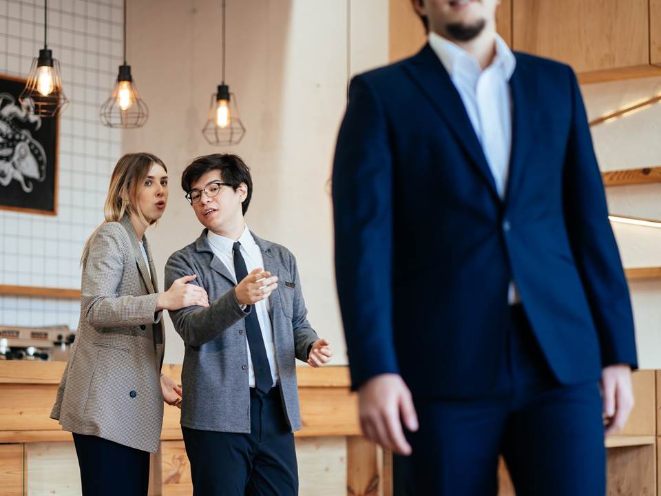 逾7成上班族曾遇職場霸凌！面對慣老闆你該這樣勇敢反擊