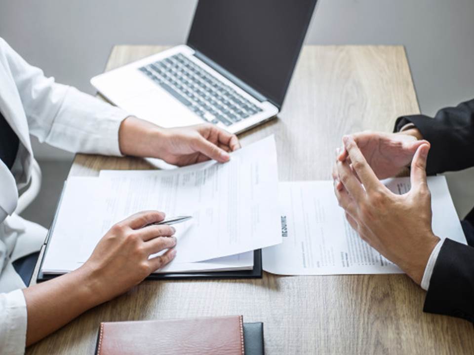 月薪未滿4萬禁寫「薪資面議」！雇主改用薪資範圍規避可行嗎？