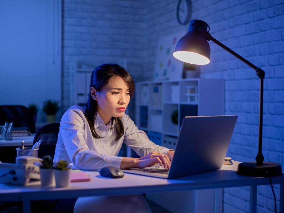 中秋連假要上班好厭世？別忘「這天」雙倍薪還可補休