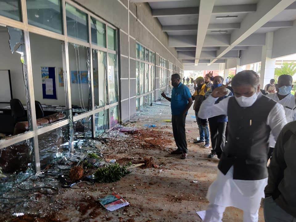 緯創印度廠慘遭2千人砸廠暴動！起因全怪說好的薪資只給一半？