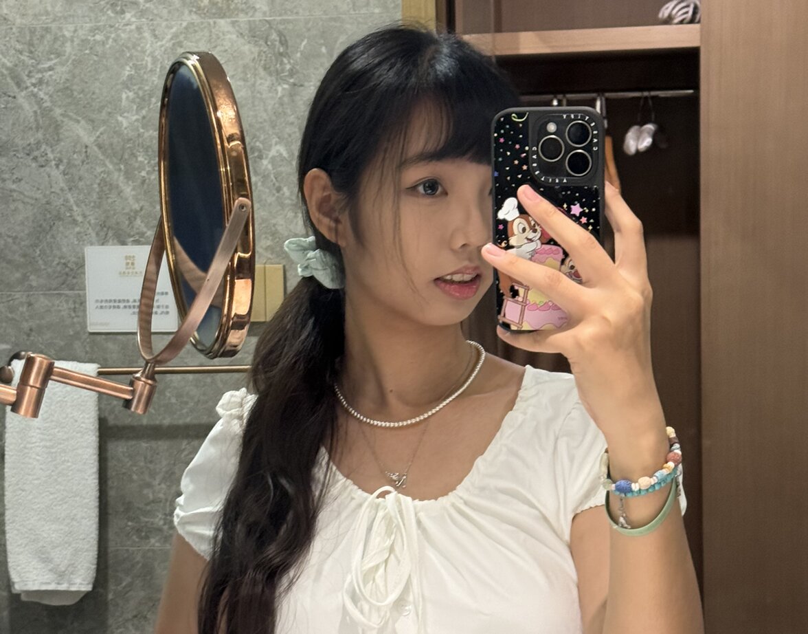 尼亞的大頭照