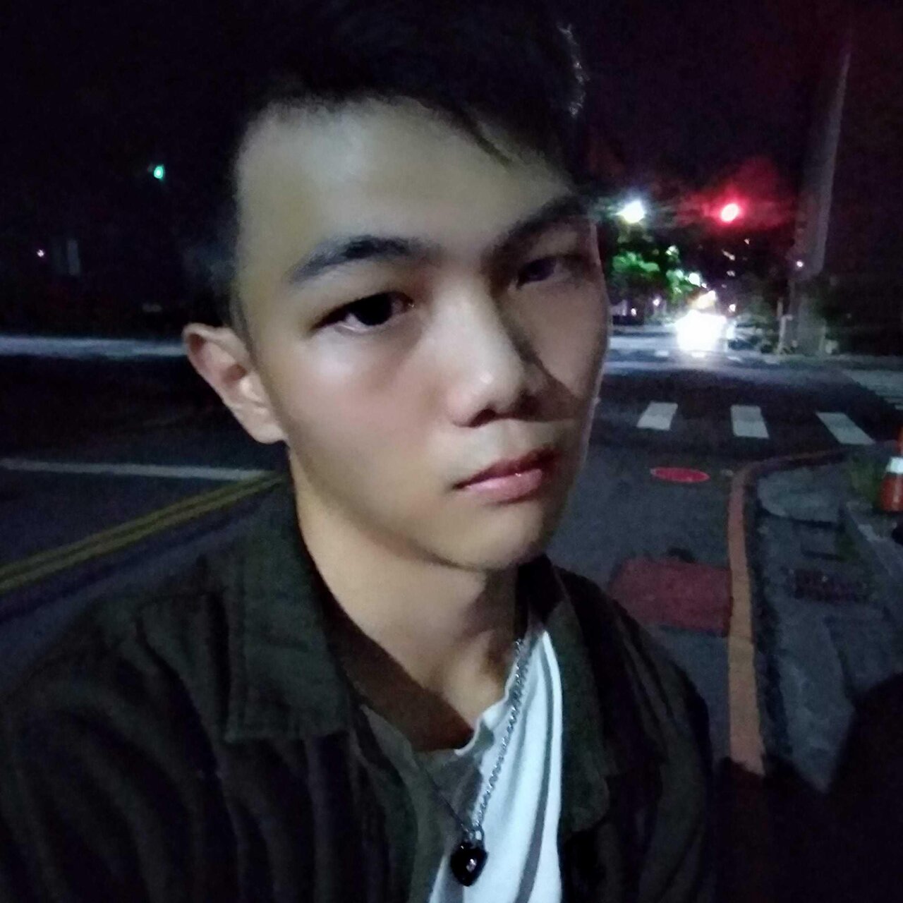 升日的大頭照